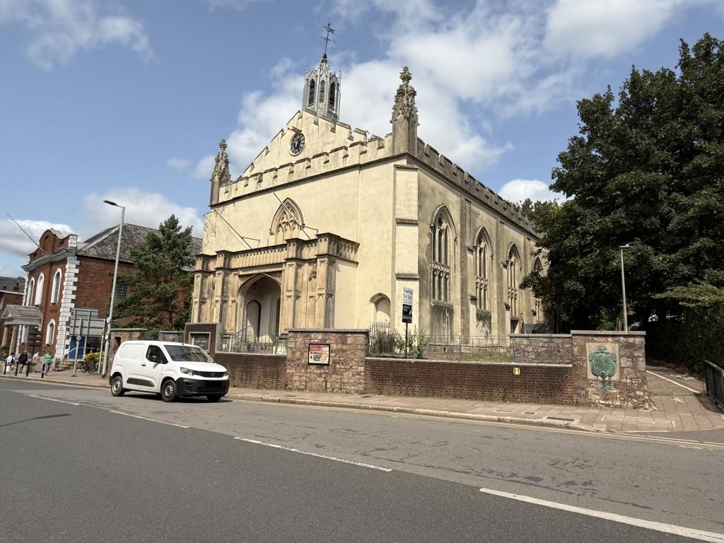 Lot: 108 - FORMER CHURCH AND NAVAL CLUB - The building in full